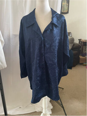 Women's Victoria's Secret Vintage Navy Blue Satin Pajama Top S